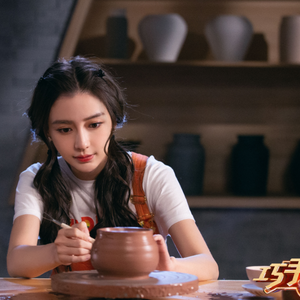 巧手神探第1期r1se周震南挑战卧底真假蜡像逼疯angelababy