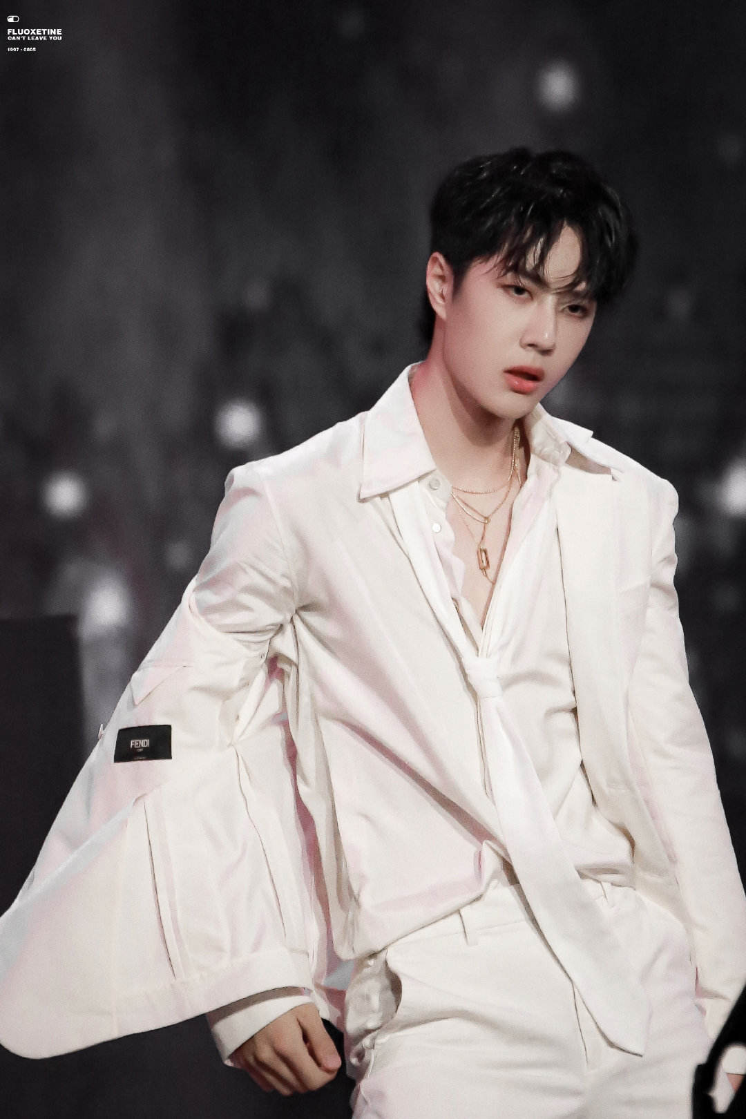 王一博独舞散落的华服极致诱惑的舞台荷尔蒙炸裂