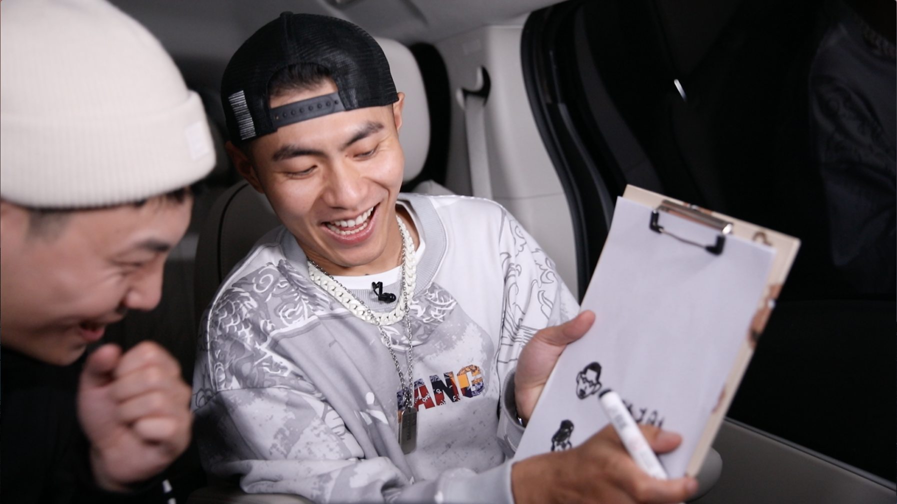 上车吧Rapper第1期:刺激!刘聪上车就跟MC热狗道歉? 补票挑战freestyle“点燃”车厢-高清视频在线观看-芒果TV