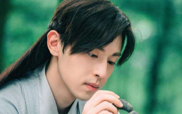 我是大侦探12期张韶涵惊喜现身邓伦秒变迷弟吴磊多变造型上演帅气舞剑