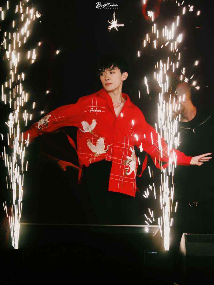 快乐大本营20181230期世界冠军ig强势来袭易烊千玺黄子韬再掀脑洞高潮