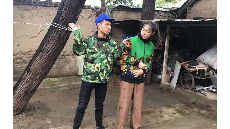 00:55 好人缘的粉色少女刘雅婷 霍尊偷录加油 视频 感动不已  发布