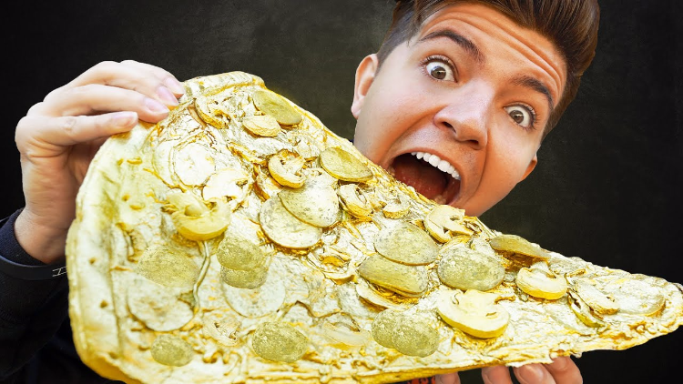 挑战只吃"黄金食物",金箔裹在上面吃!