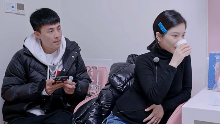 杜淳首次陪王灿产检状况频出!