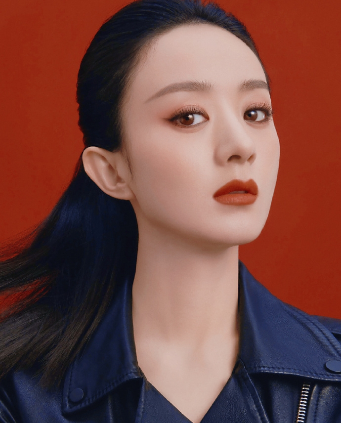 赵丽颖彩妆广告曝光,扎高马尾红唇点睛,网友却说风格不搭?
